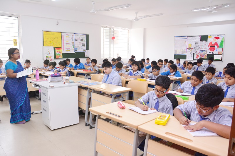 school in tollygunge